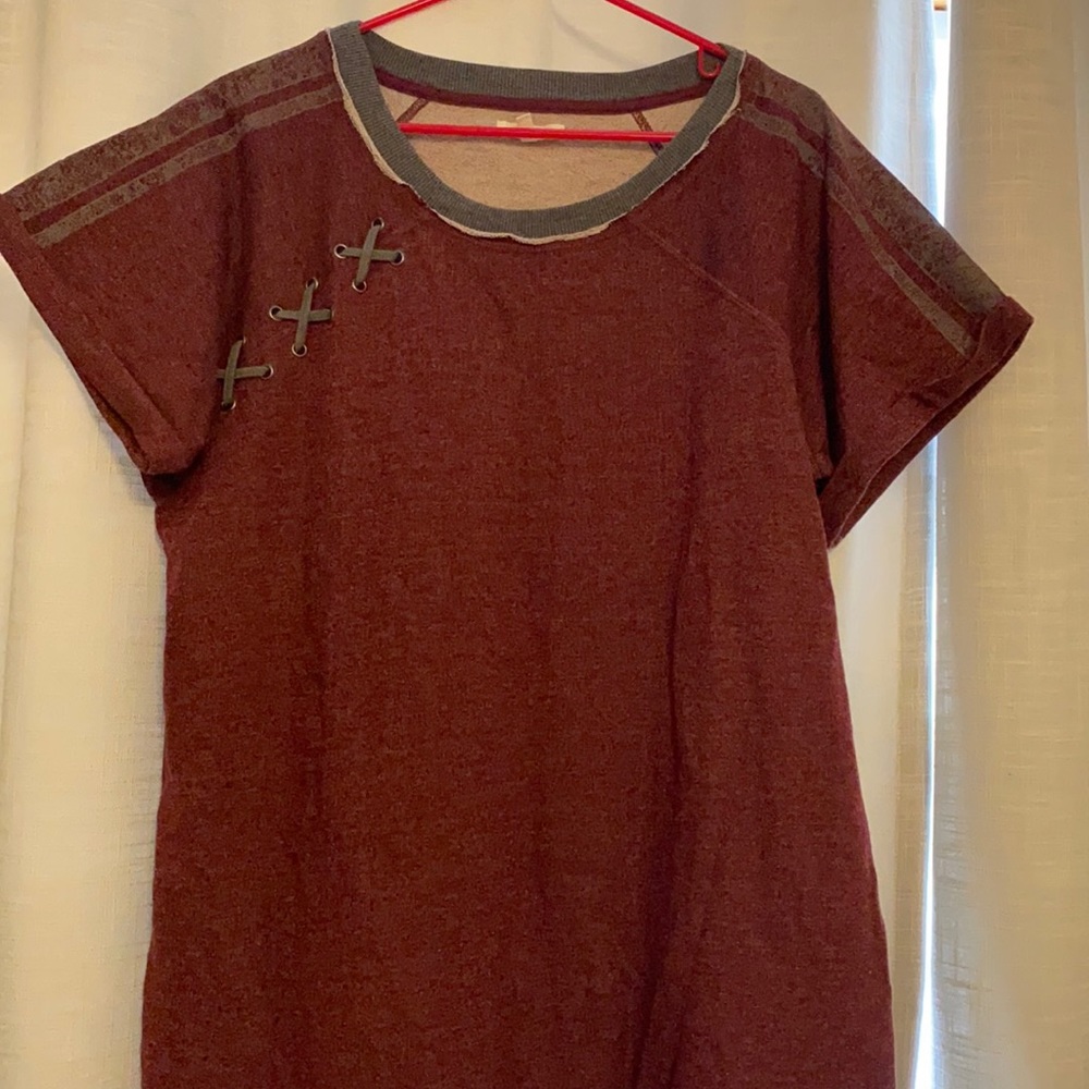 Short Sleeved Sportsy Sweater Dark Heathered Red